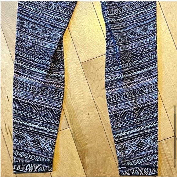 Lululemon Wunder Under High-Rise Tight Full-On Luxtreme 28" Tribal Pace six (6) - Picture 8 of 10